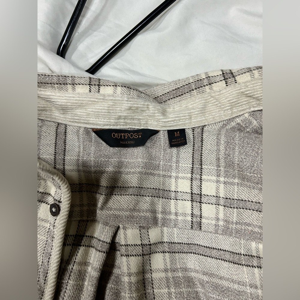 Flannel - Picture 3 of 4